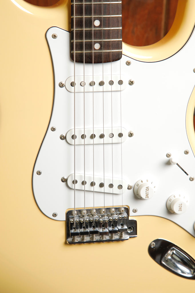 Fender Japan '70s Stratocaster Vintage White Electric Guitar 2006 Pre-Owned