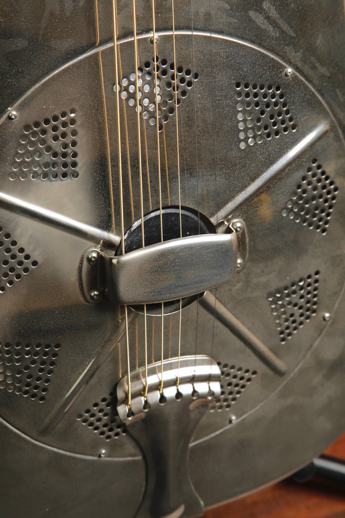 National Style O 12 Fret Single Cone Roundneck Acoustic-Electric Resonator Guitar 2000 Pre-Owned
