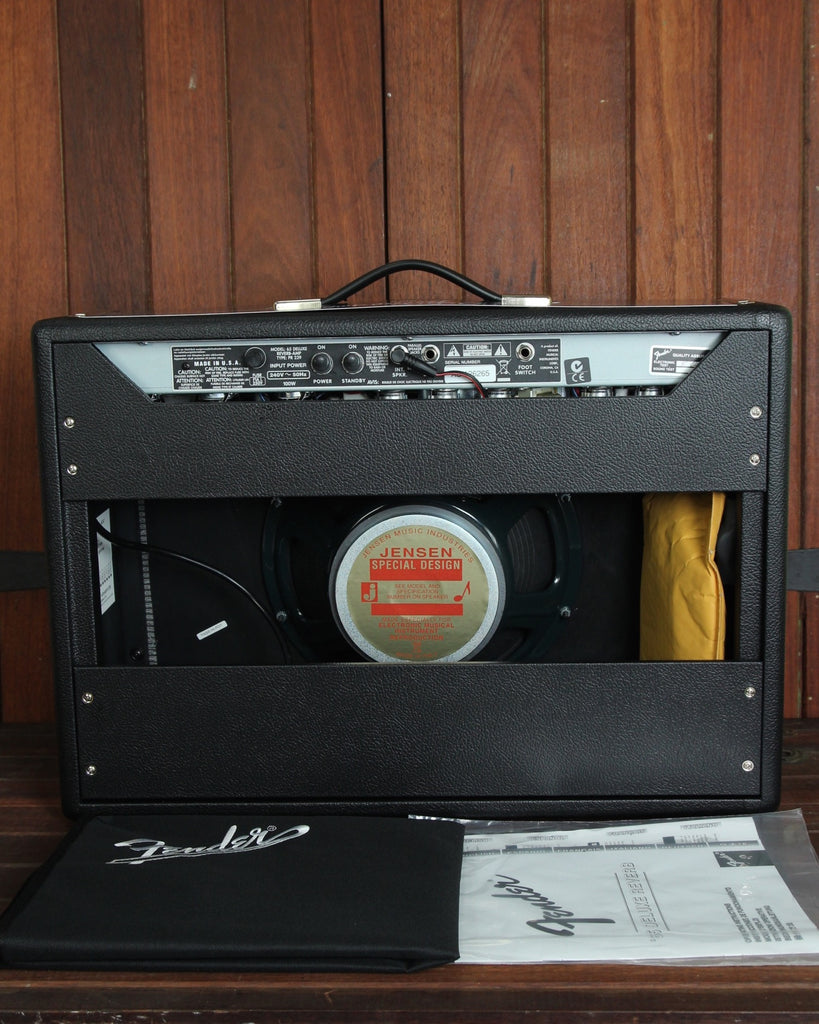 Fender 65 Deluxe Reverb Vintage Reissue Combo - The Rock Inn - 2