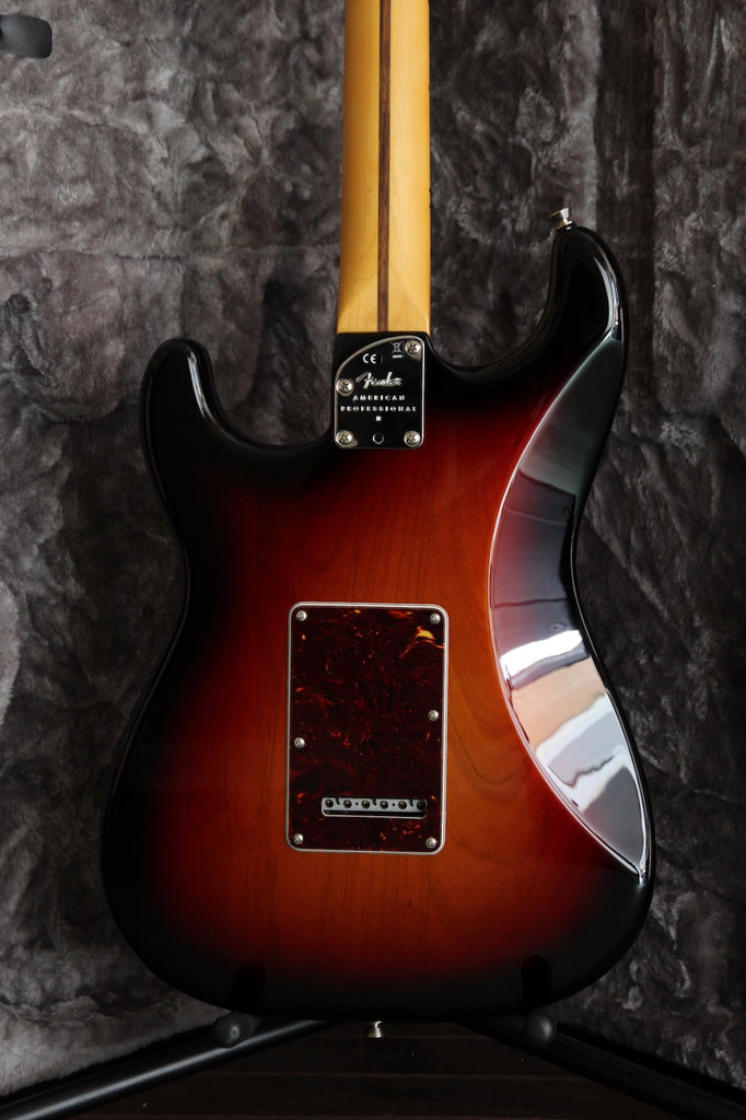 Fender American Professional II Stratocaster 3-Colour Sunburst Maple
