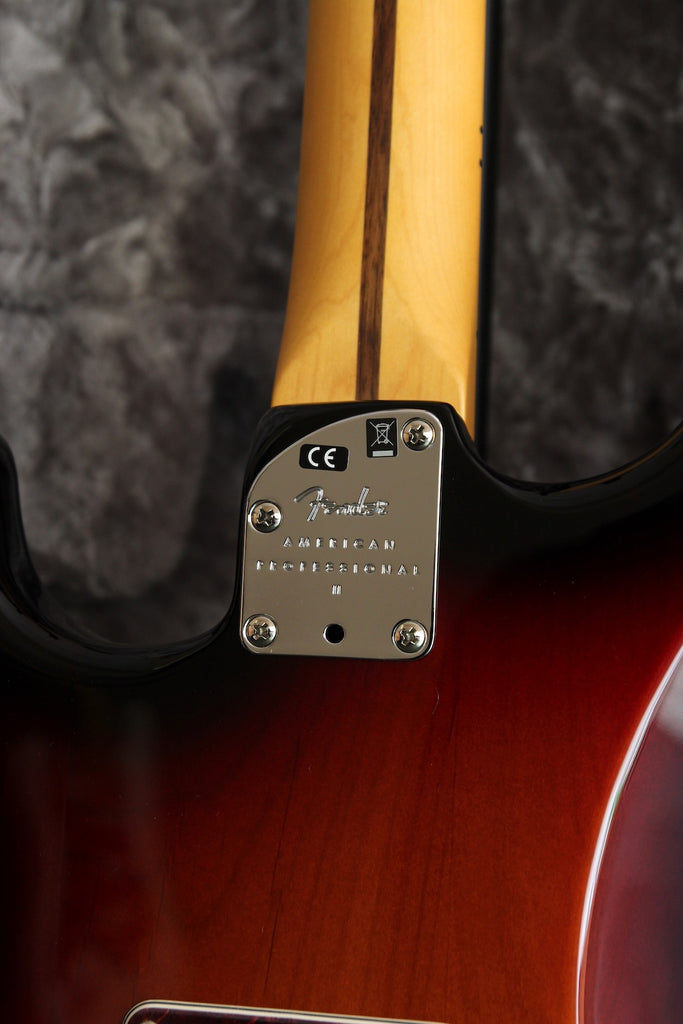 Fender American Professional II Stratocaster 3-Colour Sunburst Maple