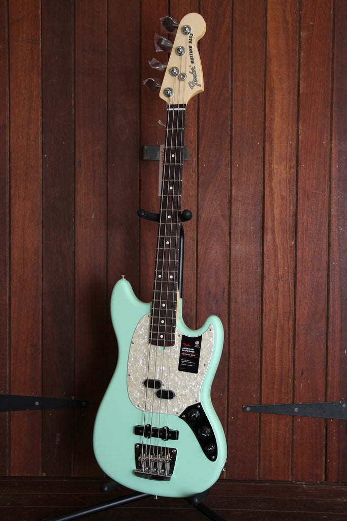 Fender American Performer Mustang Bass Sea Foam Green