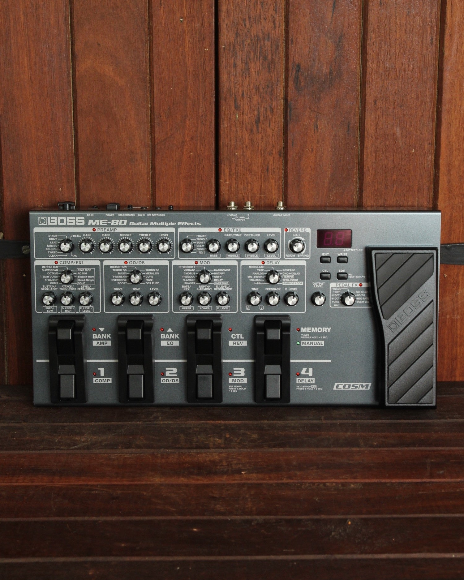 pedal boss me 80 Boss ME-80 Multi-Effects Pedal