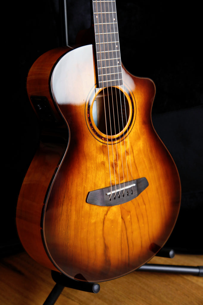 Breedlove ECO Collection Pursuit Exotic Series Companion Tiger's Eye CE Myrtlewood